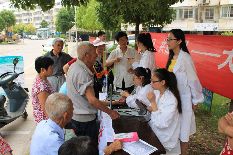 �F(tu��n)�(du��)�ɆT���M(f��i)����^(q��)����y��Ѫ�����ܵ����񂃵�ٝ�p������ϣ�����Զ��һЩ�@�ӵĻ��(d��ng)��