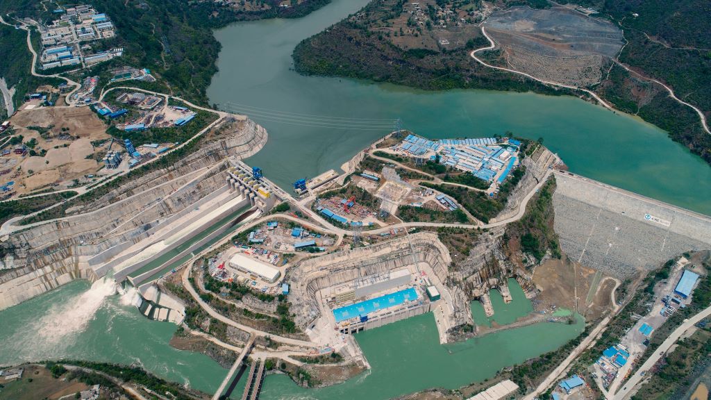 中巴經(jīng)濟走廊首個水電項目——巴基斯坦卡洛特水電站。（三峽集團供圖）