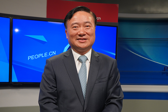 中國(guó)五礦集團(tuán)有限公司黨組書記、董事長(zhǎng)翁祖亮做客人民網(wǎng)。實(shí)習(xí)生趙晉杰攝