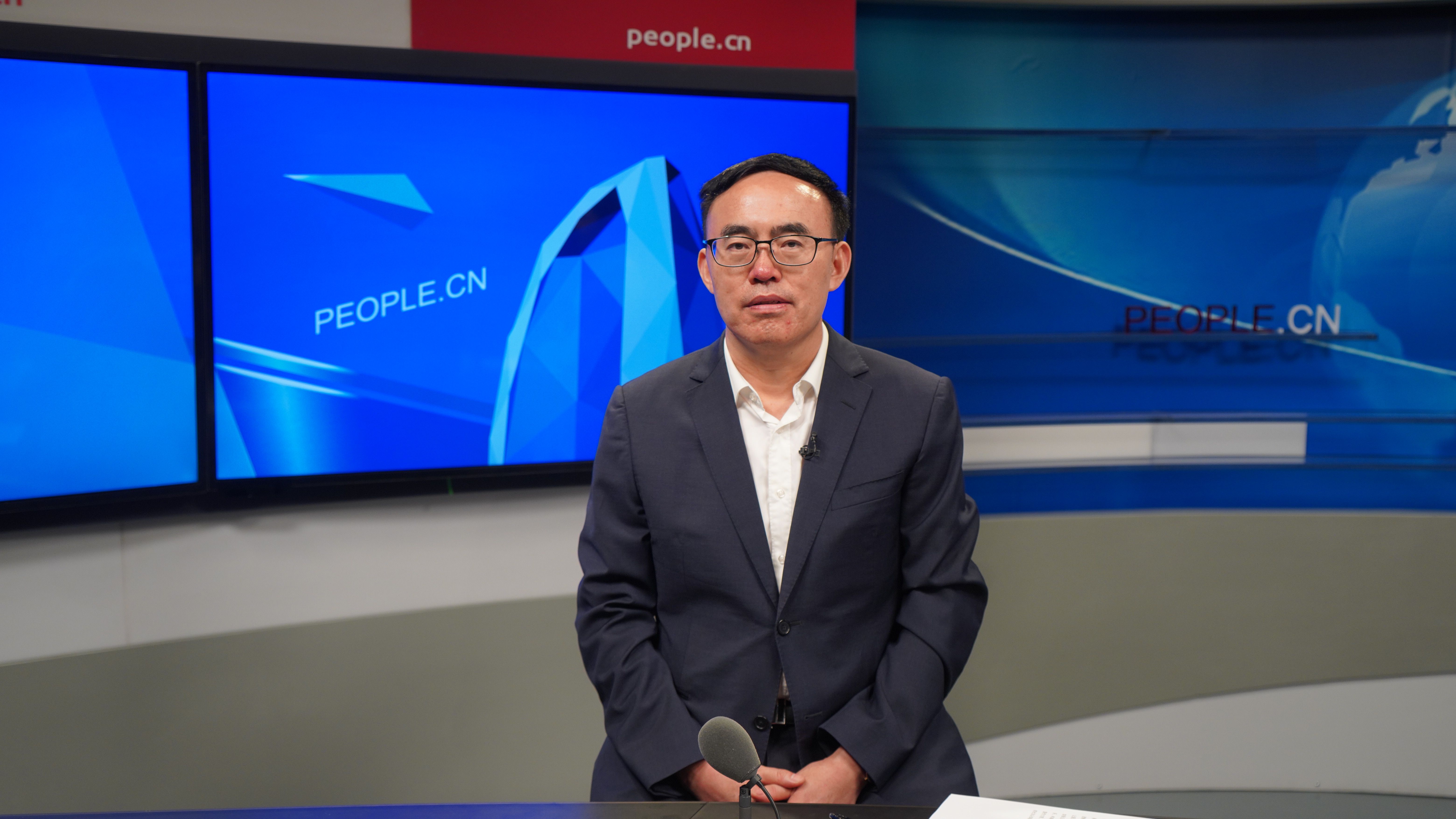 中國科學(xué)院院士、北京大學(xué)第六醫(yī)院院長陸林做客人民網(wǎng)。實習(xí)生趙晉杰攝